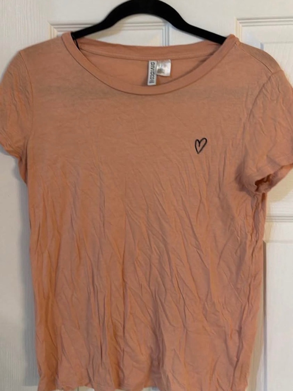 Divided by HM Peach Heart Crewneck Tee - Unknown Brand